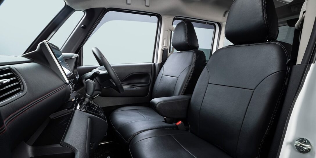 roox_2304_interior_comfort_cs2_01.ximg_.l_12_m.smart_