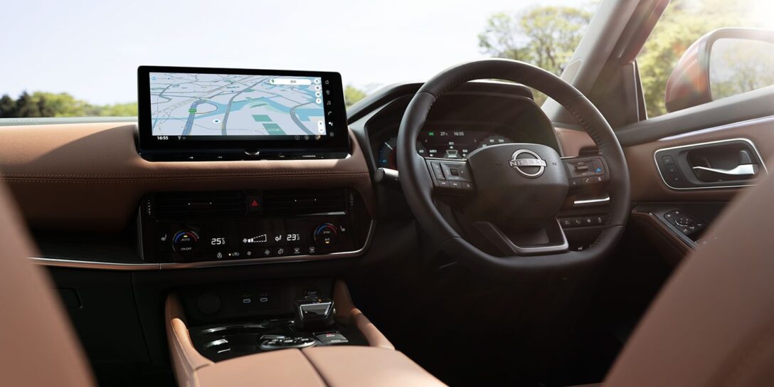 x-trail_2507_connect_pfa_01.jpg.ximg.l_full_m.smart